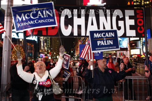 New York 3 november 2008
John Mc Cain aanhangers op time square in New York.
Peter Smulders bv