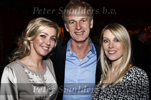 18 December 2008 Kerst/Nieuwjaarsborrel Princess
Joke de Kruijf met Brigitte Nijman & Cor Bakker
Foto Peter Smulders BV Eindhoven