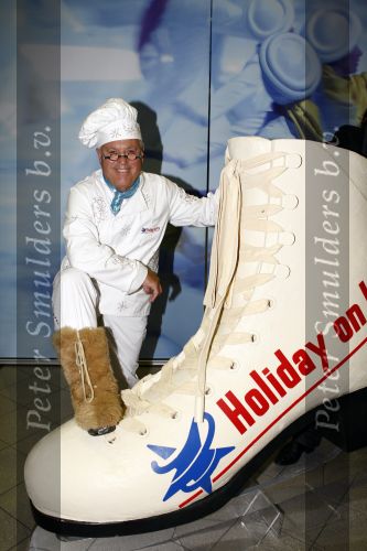Rotterdam 16 oktober 2008
Premiere Holiday on ice in ahoy. Joop Braakhekke
Peter Smulders bv