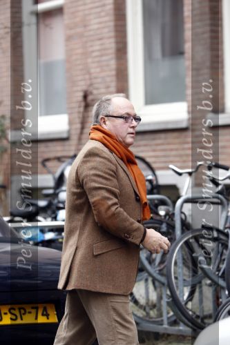 Amsterdam 26 januari 2008
Joop Braakhekke met hond aan het winkelen.