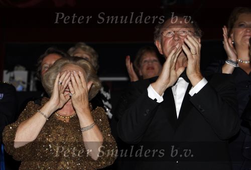 Amsterdam 5 oktober 2007
Koningin Beatrix Joop  v d Ende en Janine v d Ende bij de premiere van Ciske de Rat in Carre.