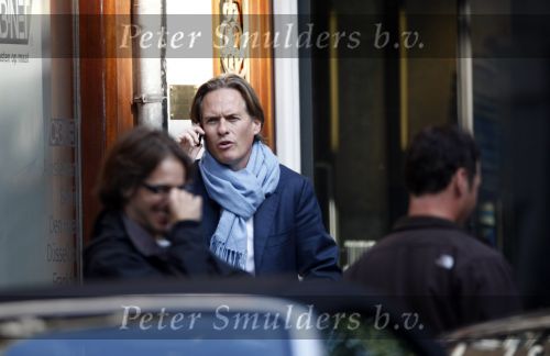 Amsterdam 11 oktober 2008
Jort Kelder met gsm op straat in Amsterdam.
Peter Smulders bv