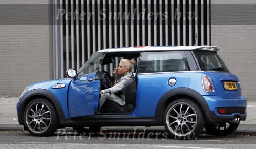Amsterdam 19 oktober 2007
Judith Osborn in haar mini cooper.