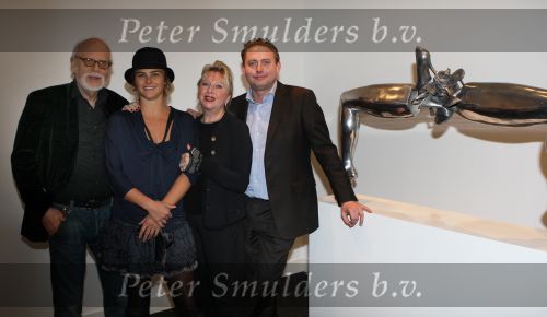 Amsterdam, 15 November 2008
Opening Expositie van Judith Wiersma
Op de foto Rob Houwer met Judith Wiersma en Willy Hoogland en haar zoon Robbert v Ham
Foto Peter Smulders BV
Foto Peter Smulders BV