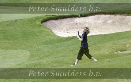 Faro 5 mei 2008
Linda de Mol Julian Noah en Jeroen Rietbergen aan het golfen tijdens hun vakantie op vale do lobo.
Peter Smulders bv