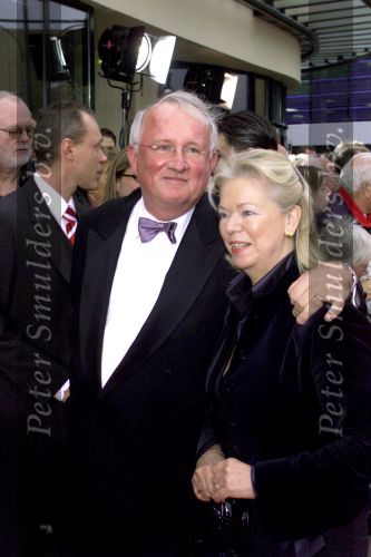 SCHEVENINGEN 21 oktober 2001
Premiere Aida in het circustheater.
Karel v Doodewaerd met vrouw



Peter Smulders bv