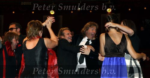 Amsterdam 26 oktober 2007
Matthijs v Nieuwkerk wint de televizierring 2007 in carre
Karin v Nieuwkerk met zwart/blauwe jurk