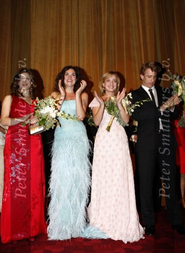 Amsterdam  13 oktober 2008
premiere  Bride flight in tuschinski.Waldemar Torenstra Karina Smulders Anna Drijver Elise Schaap Pleuni Touw Petra Laseur en Willeke v Ammelrooy
Peter Smulders bv
