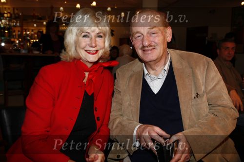 Hoorn 29 november 2008
Presentatie boek Frederik de Groot in de schouwburg van Hoorn. Karla Wildschut met Willem Smit
Peter Smulders bv