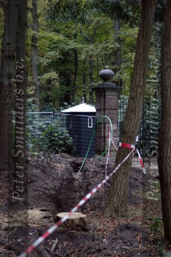 Lage Vuursche 28 oktober 2007
Verbouwing en nieuwe hekken rondom kasteel Drakensteynn waar koningin Beatrix weer gaat wonen.
Drakestein  Drakenstein  Drakesteyn