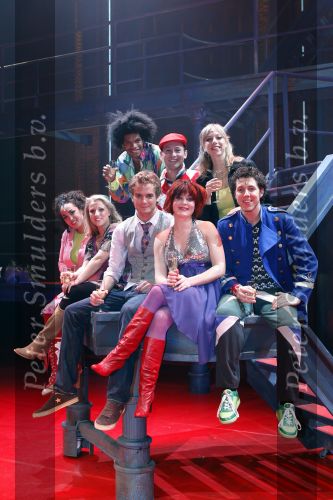 Tilburg, 20 Januari 2008
Premiere Fame in stadsschouwburg van Tilburg
Kim Lian v d Meij in verwachting met de cast 
Verder Jim Bakkum, William Spaaij, doris Baaten, Daphne Flint e.a Juvani Richardson, Talita Angwarmasse.