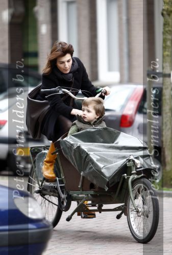 Amsterdam 14 april 2008
Kim v Kooten met zoon in bakfiets.
