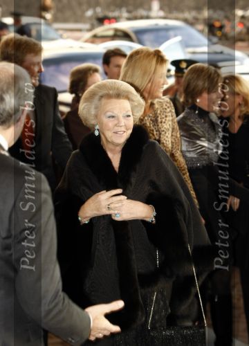 Amsterdam 3 december 2008
Prins Claus prijzen in het ij theater. Aanwezig zijn Koningin Beatrix , Prinses Maxima in tijger print outfit Prins Willem Alexander Mabel Wisse Smit Prins Friso en Prinses Laurentien en Prins Constantijn.
Peter Smulders bv