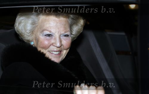 Amsterdam 3 december 2008
Prins Claus prijzen in het ij theater. Aanwezig zijn Koningin Beatrix , Prinses Maxima in tijger print outfit Prins Willem Alexander Mabel Wisse Smit Prins Friso en Prinses Laurentien en Prins Constantijn.
Peter Smulders bv