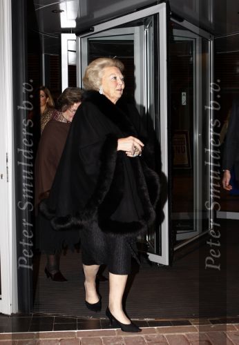 Amsterdam 3 december 2008
Prins Claus prijzen in het ij theater. Aanwezig zijn Koningin Beatrix , Prinses Maxima in tijger print outfit Prins Willem Alexander Mabel Wisse Smit Prins Friso en Prinses Laurentien en Prins Constantijn.
Peter Smulders bv