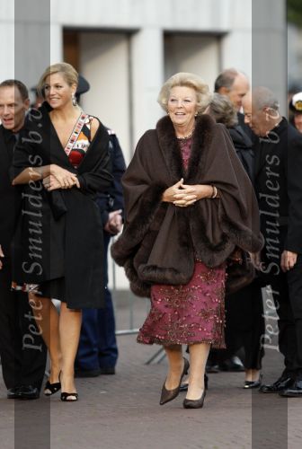 Amsterdam 11 september 2007
Koningin Beatrix en prinses Maxima bij voorstelling voor 75e verjaardag van Hans v Maanen in het muziektheater.