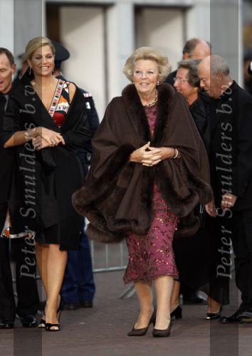 Amsterdam 11 september 2007
Koningin Beatrix en prinses Maxima bij voorstelling voor 75e verjaardag van Hans v Maanen in het muziektheater.