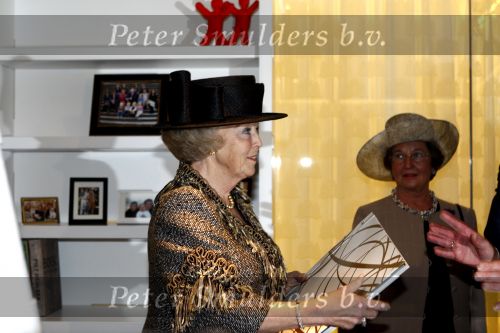 Schiphol 23 januari 2008
Opening nieuwe VIP centrum en koninklijke loge op schiphol door Koningin Beatrix.
Gerlach Cerfontaine begeleidt haar.