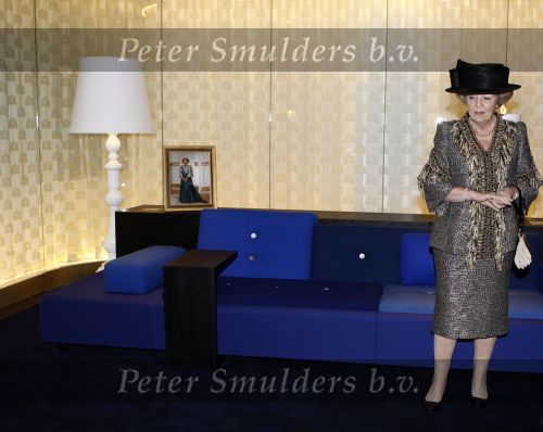 Schiphol 23 januari 2008
Opening nieuwe VIP centrum en koninklijke loge op schiphol door Koningin Beatrix.
Gerlach Cerfontaine begeleidt haar.