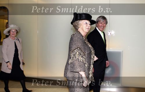 Schiphol 23 januari 2008
Opening nieuwe VIP centrum en koninklijke loge op schiphol door Koningin Beatrix.
Gerlach Cerfontaine begeleidt haar.