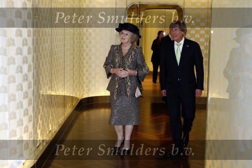 Schiphol 23 januari 2008
Opening nieuwe VIP centrum en koninklijke loge op schiphol door Koningin Beatrix.
Gerlach Cerfontaine begeleidt haar.