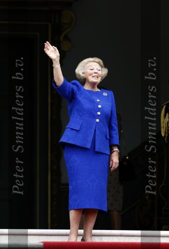 Den Haag 27 augustus 2008
De Olympische medaille winnaars van Peking op het bordes bij Koningin Beatrix. Aanwezig oa Anky v Grunsven Maarten v d Weijden Inge Dekker Marianne Vos Naomi v As Fatima de Moreiro Melo, anky v Grunsven Deborah Gravenstijn...
Peter Smulders bv