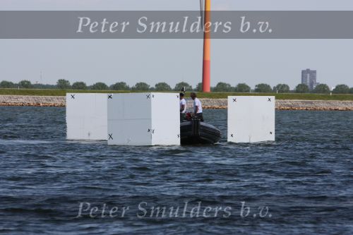 Almere, 11 Mei 2008
Kunststukken op het Ijsselmeer
Kunstwerk op het Ijsselmeer