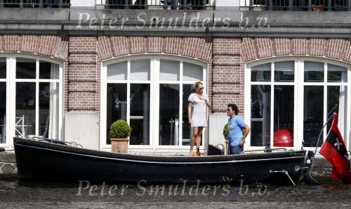 Amsterdam 24 mei 2008
Nicolette v Dam en Leco v Zadelhoff met sloep bij het Amstel hotel.