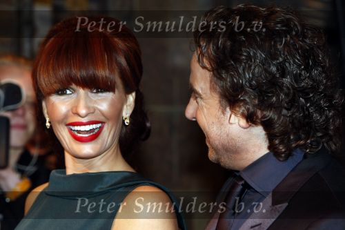 Amsterdam 8 december 2008
Premiere Wit Licht in Tuschinski. Marco Borsato speelt de hoofdrol en Prins Willem Alexander en Prinses Maxima zijn aanwezig. Marco met Leontine
Peter Smulders bv