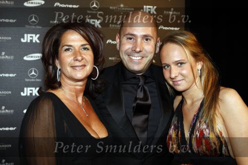 Amsterdam 14 oktober 2008
JFK gala in de passengers terminal. Lesley Bambergen met vrouw en dochter
Peter Smulders bv
