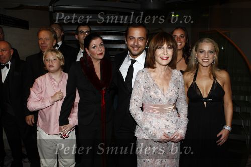 Den Haag 27 oktober 2008
Premiere Piaf en het koninklijk theater i Den Hag met Liesbeth List in de hoofdrol. Geert Hoes Daphne Flint Ara Halici Esther Roord Jan Elbertse Raymond Kurvers en Elaine Feijen
Peter Smulders bv
