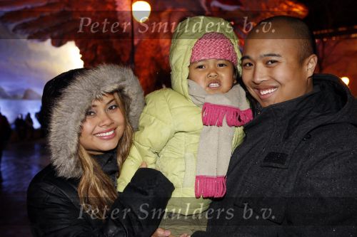 Kaatsheuvel 25 november 2007
Princess kerstborrel in de efteling. Linda Wagemakers met man en kind