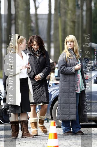 Laren 14 april 2008
Opnames Gooische vrouwen  met Linda de Mol Susan Visser Tjitske Reidinga en Alex Klaasen. Ze rijden in Gooische vrouwen met Linda de Mol haar porsche cabrio.