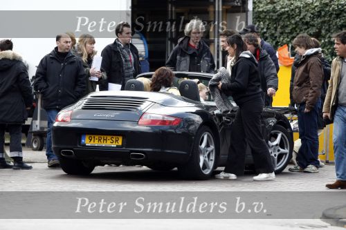 Laren 14 april 2008
Opnames Gooische vrouwen  met Linda de Mol Susan Visser Tjitske Reidinga en Alex Klaasen. Ze rijden in Gooische vrouwen met Linda de Mol haar porsche cabrio.