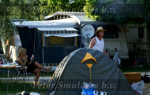Italie 20 juli 2008
Linda de Mol en haar neefje Johnny de Mol jr voor pnames op de camping Promontorio waar Linda vroeger in haar jeugd altijd op vakantie ging.
Peter Smulders bv