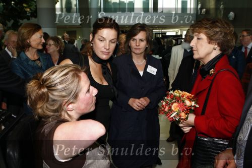 Amsterdam 13 november 2008
Lucille Werner bij onthulling foto\'s invalide personen in het ing gebouw. Prinses Margriet is ook daarbij aanwezig.
Peter Smulders bv
