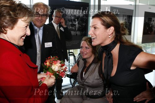 Amsterdam 13 november 2008
Lucille Werner bij onthulling foto\'s invalide personen in het ing gebouw. Prinses Margriet is ook daarbij aanwezig.
Peter Smulders bv