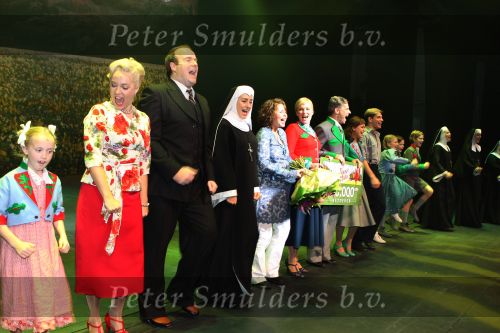Kaatsheuvel, 9 November 2008
100.000e bezoeker The sound of Music met een zwangere Maaike Widdershoven.
Foto Peter Smulders BV