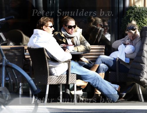 Amsterdam 17 februari 2008
Maarten Lafeber met vrouw en baby op terras in Amsterdam.
Peter Smulders bv