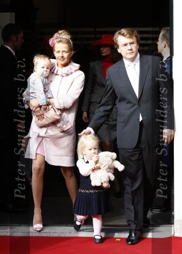 Den Haag 20 oktober 2007
Mabel Wisse Smit Prins Friso en hun dochters Luana en Zaria bij de doop van prinses Ariane.
