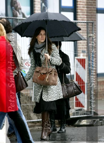 Den Bosch 5 april 2008
De ex vriendin van Geert hoes Manuela met haar zoontje en moeder aan het winkelen in den Bosch.
Peter Smulders bv