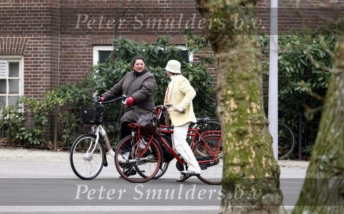 Amsterdam 20 februari 2008
Annette Malherbe samen met Marc Marie Huybregts op de fiets in het vondelpark en de pc hooftstraat.
Peter Smulders bv