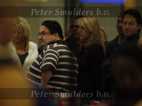 Schiphol 5 juli 2007
Gordon met zijn nieuwe vriend Edwin  en oa Ruud Gullit Christine Kroonenberg en Marc v d Linden op schiphol. Ze gaan de verjaardag van Gordon vieren op Mykanos.
