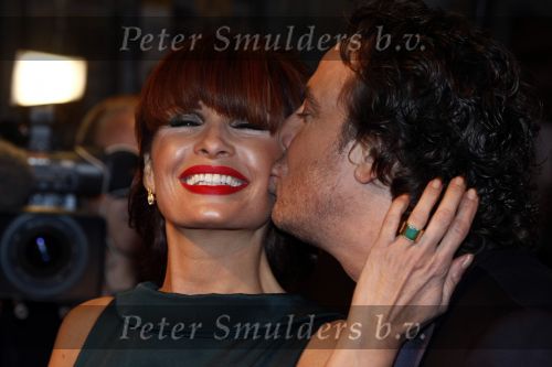 Amsterdam 8 december 2008
Premiere Wit Licht in Tuschinski. Marco Borsato speelt de hoofdrol en Prins Willem Alexander en Prinses Maxima zijn aanwezig. Marco met Leontine
Peter Smulders bv