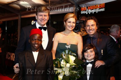 Amsterdam 8 december 2008
Premiere Wit Licht in Tuschinski. Marco Borsato speelt de hoofdrol en Prins Willem Alexander en Prinses Maxima zijn aanwezig.
Peter Smulders bv