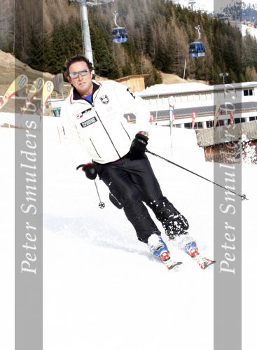 Fiss 27 februari 2008
Marco Borsato op wintersport met Leontine en zijn kinderen Jada Luca en Senna.
Peter Smulders bv