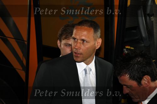 Noordwijk 3 juni 2008
Het Nederlands elftal vertrekt vanaf hotel huis ter Duin naar Schiphol voor het EK voetbal in Zwitserland en Oostenrijk. 
Marco v Basten