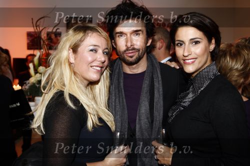 Amsterdam 15 december 2008
Feestje van La Mer op de miljonairfair. Mari v d Ven Kristina Bazilovic en Margje Teeuwen
Peter Smulders bv