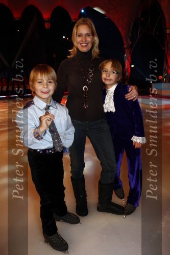 Amsterdam 9 december 2008
Opnames voor sterren kinderen dansen op het ijs. Christian Jan en Mariska Bauer zwanger
Peter Smulders bv