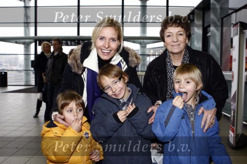 Rotterdam 30 november 2008
Het feest van Sinterklaas in ahoy . Mariska Bauer zwanger met moeder Frans en Christian Jan en Frans
Peter Smulders bv